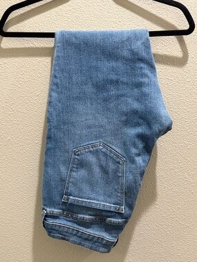 Old Navy Light Blue Straight Leg Women’s Jeans